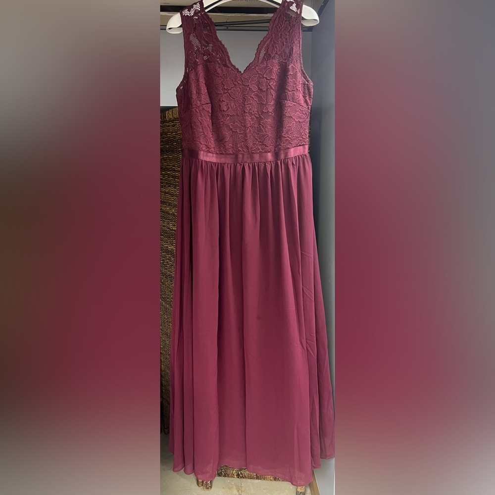 Daisyaner- Burgundy Long‎ dress, Size:XL, Zipper back, Pre-Owned